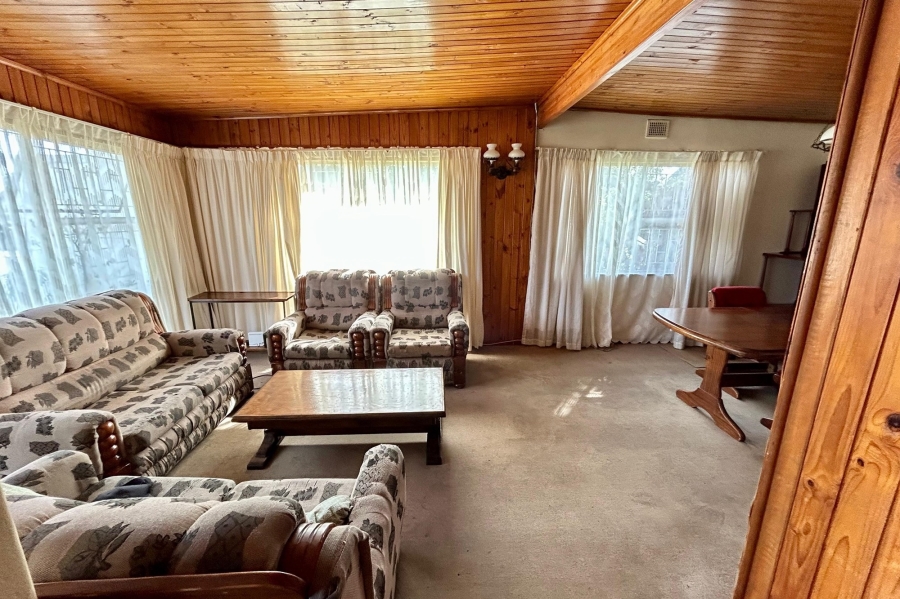 4 Bedroom Property for Sale in Belmont Park Western Cape
